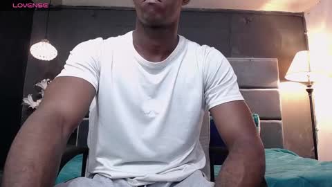 Snapshot of athleticbig_cock chatting on September 10, 1:38 am ATHLETIC COCK online show from September 10, 1:38 am