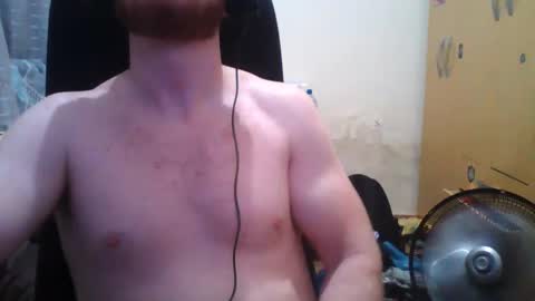 Snapshot of athleticboyy chatting on December 10, 4:13 am Paul Van online show from December 10, 4:13 am