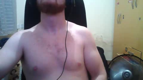 Snapshot of athleticboyy chatting on January 22, 10:59 pm Paul Van online show from January 22, 10:59 pm