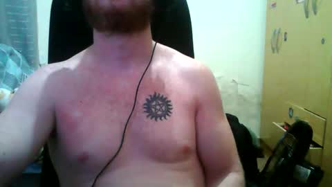 Snapshot of athleticboyy chatting on October 22, 3:51 am Paul Van online show from October 22, 3:51 am