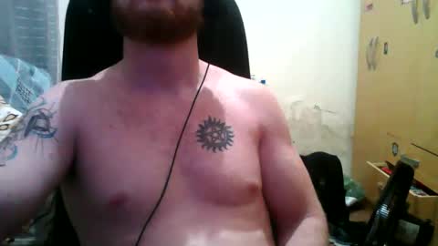 Snapshot of athleticboyy chatting on November 3, 3:30 am Paul Van online show from November 3, 3:30 am