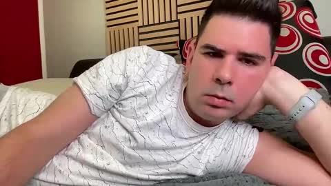 attila_csontos online show from April 15, 5:14 am