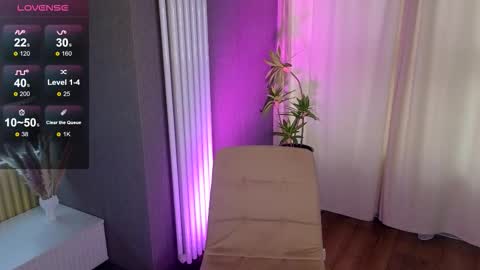 Eve or Dora the Sexplorer D online show from October 22, 12:05 pm