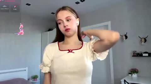 Jolyn online show from May 4, 4:08 am
