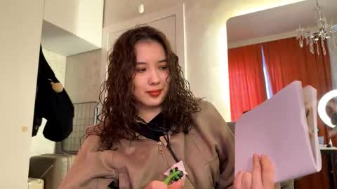 Snapshot of audrabeaman chatting on February 17, 5:37 am Mia online show from February 17, 5:37 am