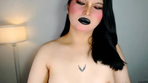 Snapshot of audreyholloway chatting on June 5, 8:31 am Audrey online show from June 5, 8:31 am