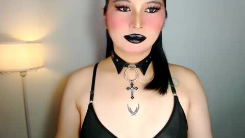 Snapshot of audreyholloway chatting on June 16, 9:23 am Audrey online show from June 16, 9:23 am