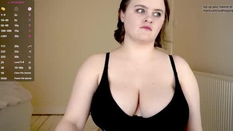 Audrey Jacq online show from December 2, 4:46 pm