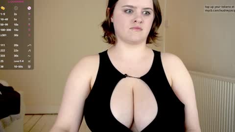 Snapshot of audreyjacq chatting on April 8, 6:52 pm Audrey Jacq online show from April 8, 6:52 pm