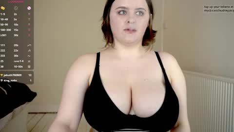 Snapshot of audreyjacq chatting on April 17, 4:10 pm Audrey Jacq online show from April 17, 4:10 pm