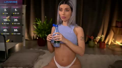 Isabella online show from May 12, 6:21 am