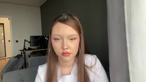 Elene online show from June 8, 8:37 am