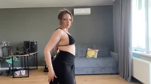 Elene online show from June 10, 8:13 am