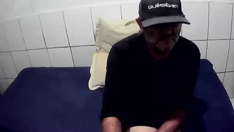 Snapshot of augustopierdona26 chatting on March 26, 12:06 am cesar augusto online show from March 26, 12:06 am