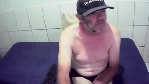 Snapshot of augustopierdona26 chatting on March 31, 11:49 pm cesar augusto online show from March 31, 11:49 pm