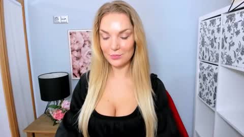 Snapshot of aullorasensual chatting on February 17, 6:09 am AulloraSensual online show from February 17, 6:09 am