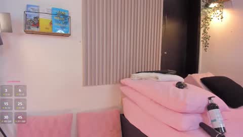 Hello I am Marcela follow me on my instagram  aura moon11 online show from January 17, 10:42 am