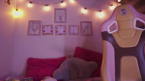 aura_rouss online show from November 14, 12:20 am