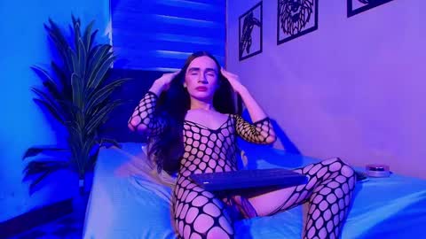 Snapshot of auralis_lux chatting on June 2, 12:07 pm auralis_lux online show from June 2, 12:07 pm