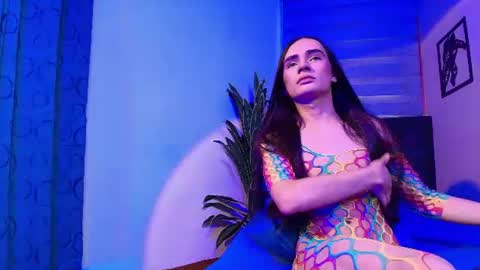 Snapshot of auralis_lux chatting on June 13, 12:03 pm auralis_lux online show from June 13, 12:03 pm
