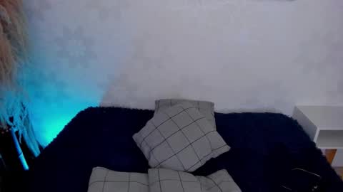 aura online show from February 11, 4:06 am