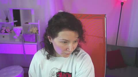 Snapshot of aureliagleam chatting on May 16, 8:00 am Aurelia online show from May 16, 8:00 am
