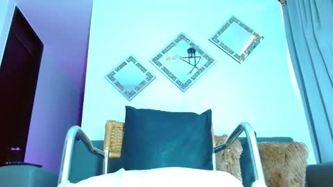 Snapshot of aurimelvalentina chatting on October 10, 10:09 pm aurimel valentina online show from October 10, 10:09 pm