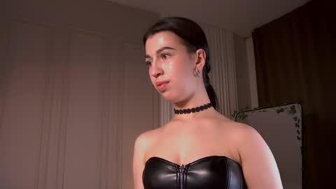 aurora_404 online show from May 11, 4:04 pm