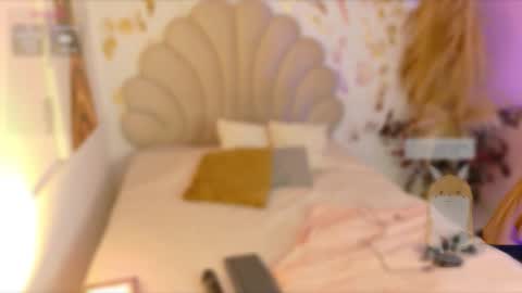 Snapshot of aurora_bloom_cr chatting on March 13, 11:39 am AURORA online show from March 13, 11:39 am