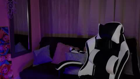 aurora_collins08 online show from November 21, 6:06 pm