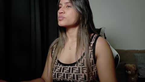 aurora_collins08 online show from April 6, 3:24 pm