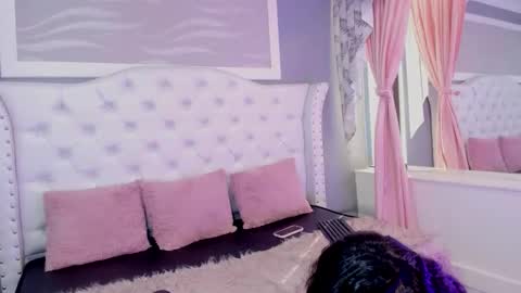 Aurora online show from February 11, 1:05 pm