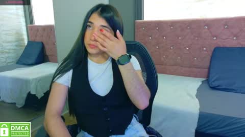 Snapshot of aurora_jones1 chatting on September 26, 3:32 am Aurora online show from September 26, 3:32 am