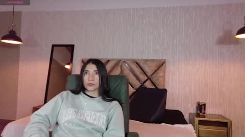 Snapshot of aurora_jones1 chatting on October 9, 4:10 am Aurora online show from October 9, 4:10 am