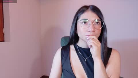 Snapshot of aurora_jones1 chatting on October 30, 1:07 am Aurora online show from October 30, 1:07 am