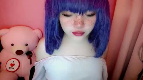 cute online show from April 28, 11:43 pm