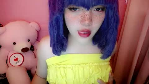 cute online show from May 18, 4:07 am