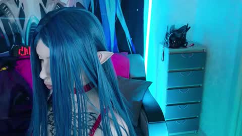 AURORA NATSUKI online show from November 11, 5:02 pm