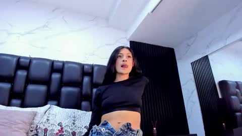 Snapshot of aurorabon chatting on December 23, 2:31 am Aurora online show from December 23, 2:31 am