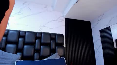 Snapshot of aurorabon chatting on February 3, 6:40 am Aurora online show from February 3, 6:40 am