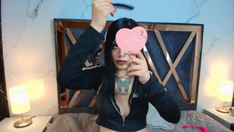 Aurora Diaz online show from April 29, 5:30 pm