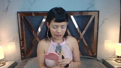 Aurora Diaz online show from May 14, 11:50 am
