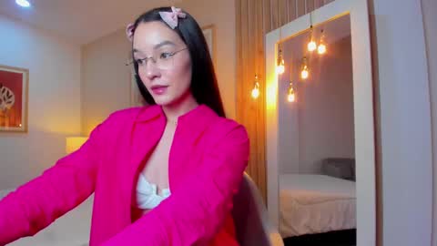 Snapshot of auroraevans__ chatting on March 6, 11:31 pm Aurora online show from March 6, 11:31 pm