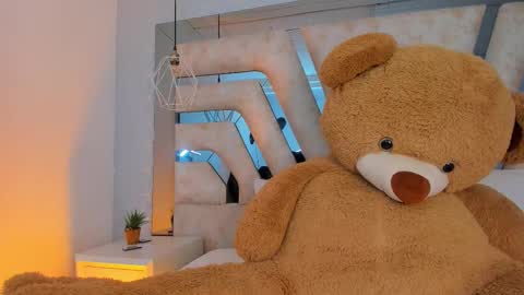 Aurora  online show from January 18, 7:17 pm