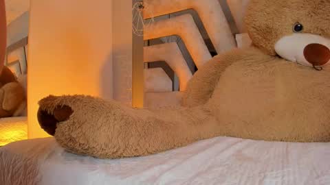 Aurora  online show from February 11, 7:41 pm