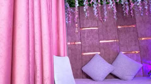 aurora online show from December 4, 8:17 pm