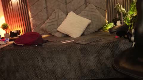 aurora online show from January 18, 7:50 pm