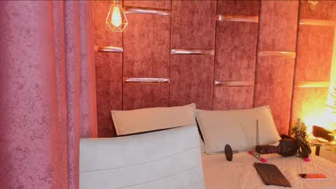 aurora online show from February 11, 7:41 pm