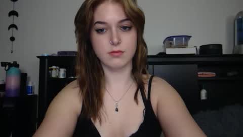 auroralightz1 online show from November 11, 4:34 am