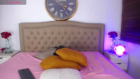 Snapshot of auroraricci chatting on October 23, 1:21 pm Aurora Ricci online show from October 23, 1:21 pm